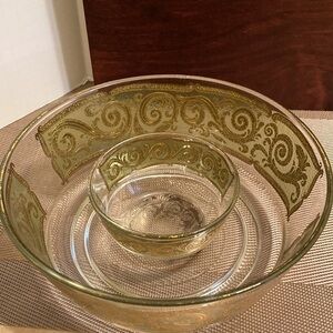 Gorgeous VTG signed Toledo pattern chip/dip bowl set